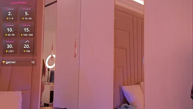 MollyHilton Live XXX-chat