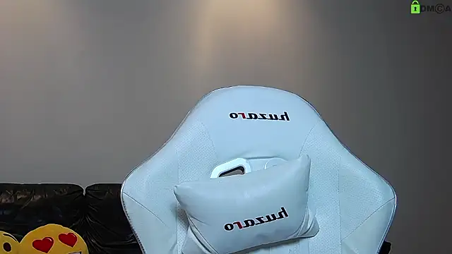 Show modela PaulGrow na web-kameri