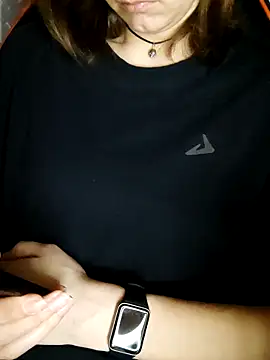 XXX chat uživo modela Aashikalaa