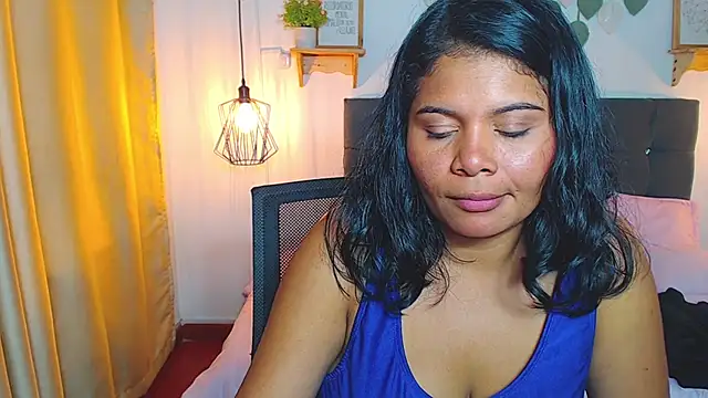 Онлайн чат XXX Emma_hassani