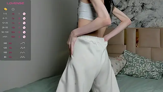 EchoLuxe Adlı Modelin Canlı XXX Sohbeti