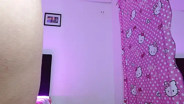 Chat +18 de Lolaa_0123 ao vivo