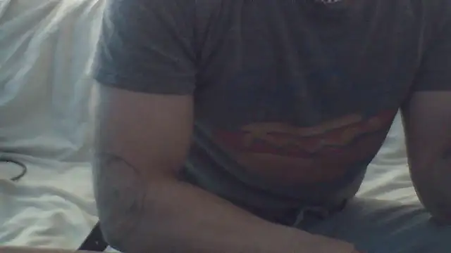 Luv2SuckBWC92's Webcam Show