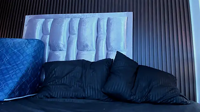 Zahra_milks Webcam Show