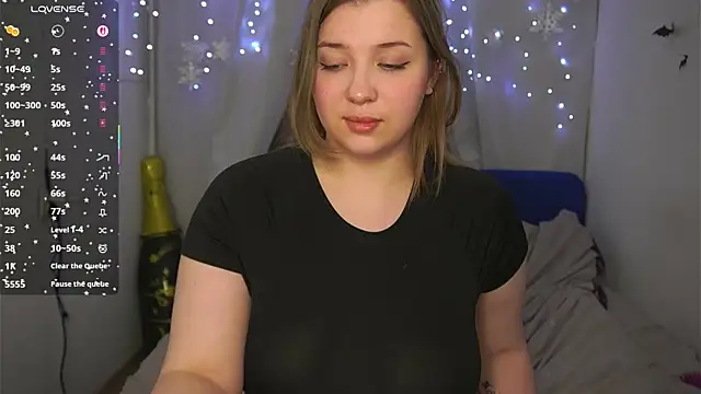 CuteSharloti's Live XXX Chat