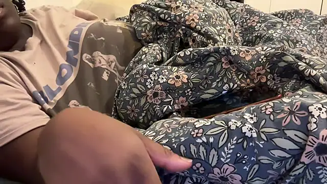 nanaisbackk: онлайн-секс-чат