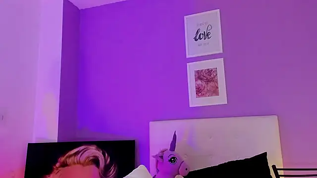 Charlotte11-11 在線直播表演