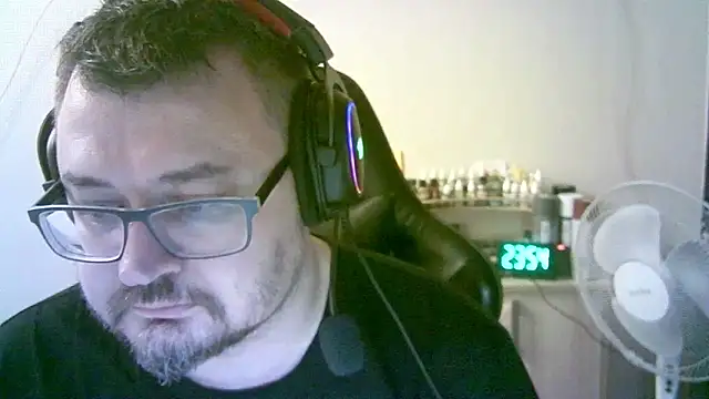 Chat +18 de SirAbuser ao vivo