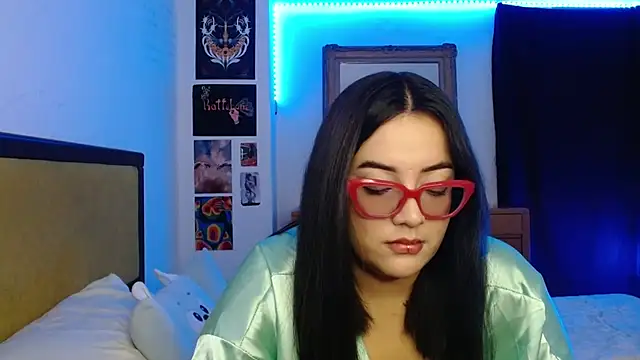 Nova-Satela live XXX chat