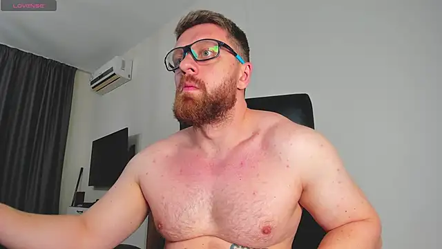 Findom_guy élő XXX-chatje