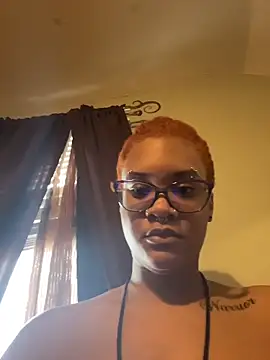 nickytheehawtie élő XXX-chatje