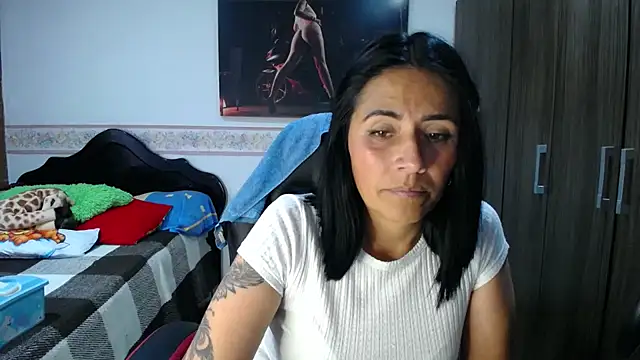 Chat XXX en directo de sharoon_cheerry