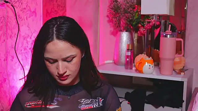 LucyLextonX 即時 XXX 聊天