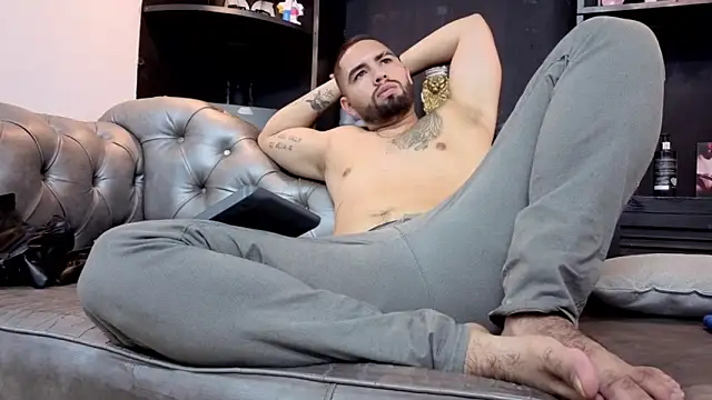 matteosantos Adlı Modelin Canlı XXX Sohbeti