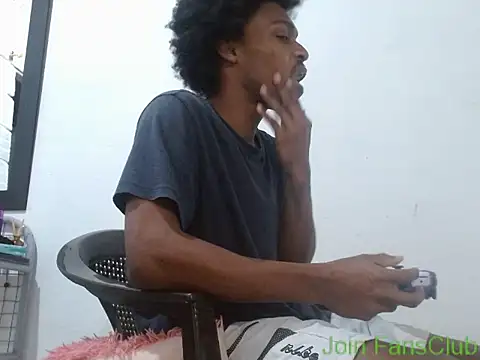 Larry-n-clouds webkamerás műsora