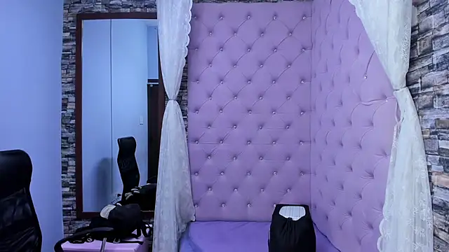 Chat XXX ao vivo de Miaa_Thopmson