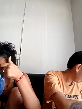 Mei_and_Gaby Adlı Modelin Canlı XXX Sohbeti