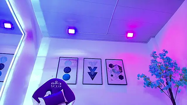 Maddie_T18 Chat XXX in diretta