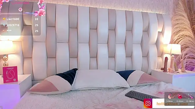 XXX chat uživo modela Viollet_xoxo