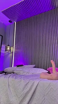 MiaPetit_: онлайн-секс-чат