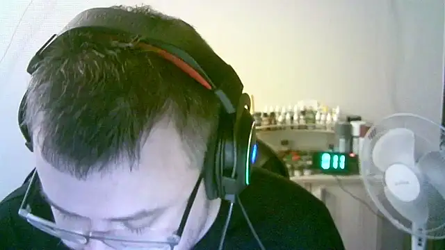 SirAbuser Chat XXX in diretta