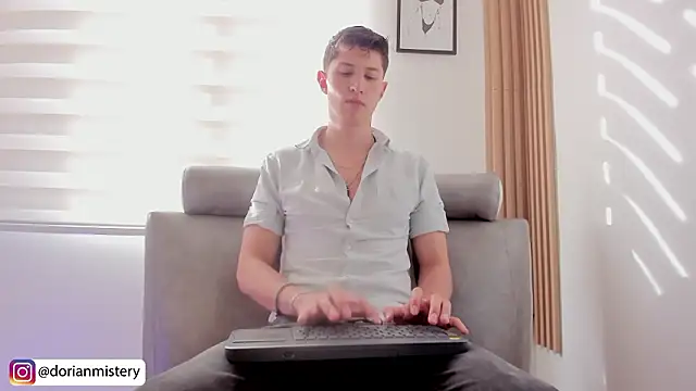 Dorianmistery2322_のライブXXXチャット