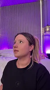 دردشة MiaPetit_ الجنسية المباشرة