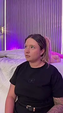 MiaPetit_ Adlı Modelin Canlı XXX Sohbeti