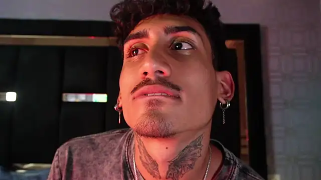 Živý XXX chat Dark_Eros_