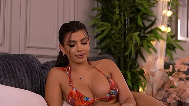 NicoleCellini's Live XXX Chat