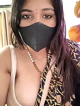 Busty_Priya Adlı Modelin Canlı XXX Sohbeti