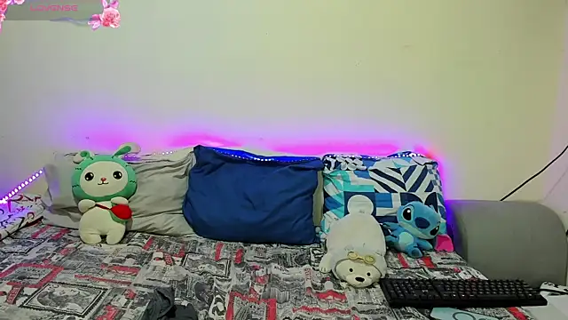 Vinaaly_'s Live XXX Chat