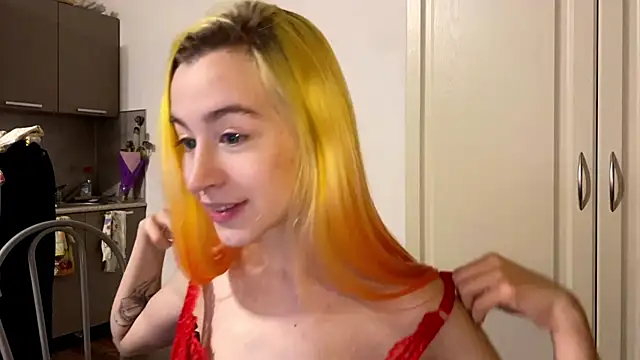 XXX chat uživo modela EmilyHein