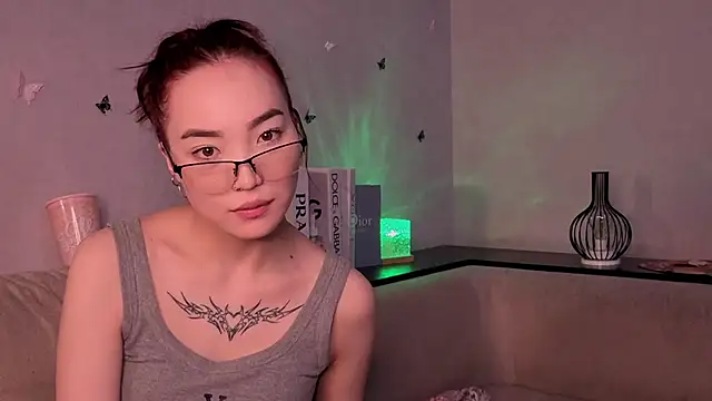 XXX chat uživo modela OdetteBiddy