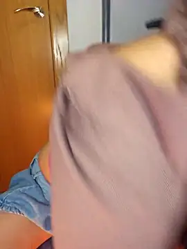 La_pe_que's Live XXX Chat