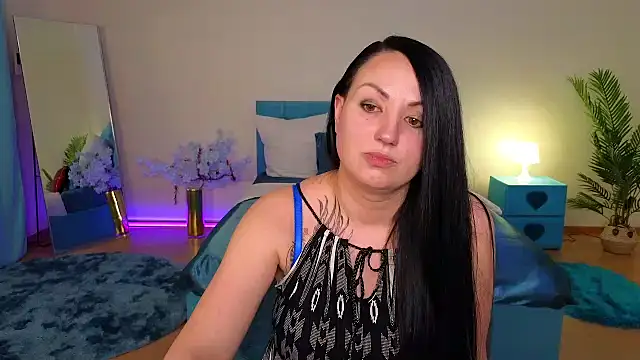 Mia_Marry élő XXX-chatje