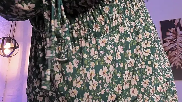 Alizon_1's Live XXX Chat