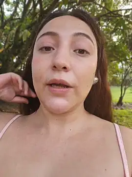 VickyHoult: онлайн-секс-чат