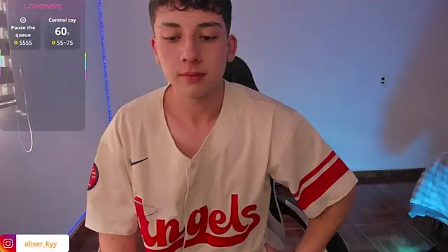 oliver_kyy Chat XXX live