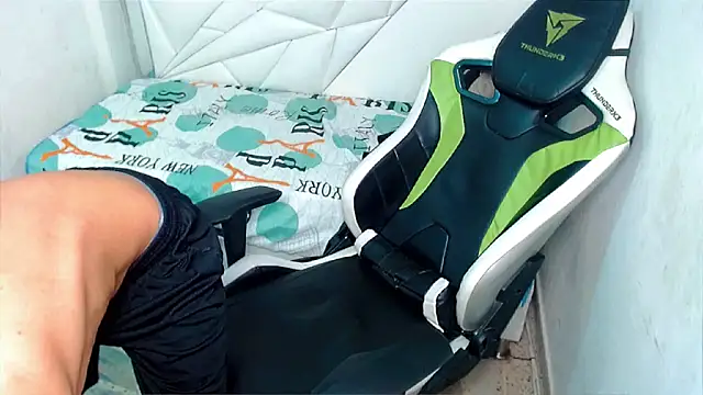 Liarr_ Chat XXX live