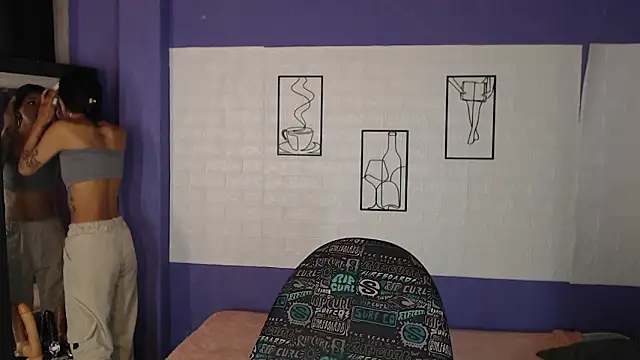 Chatroom XXX en direct de skinny_Yizz