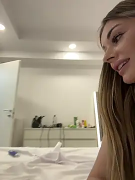 IsabellaEtthann Webbikameraesitys