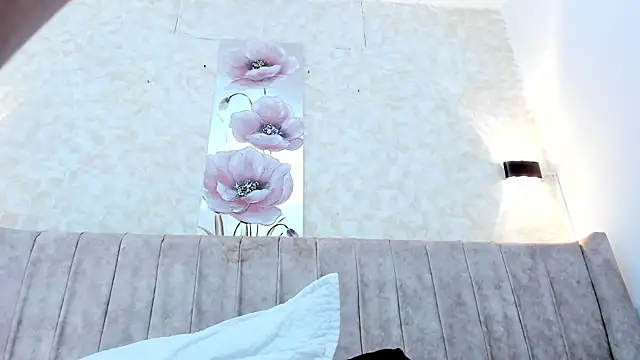 XXX chat uživo modela thamiina_