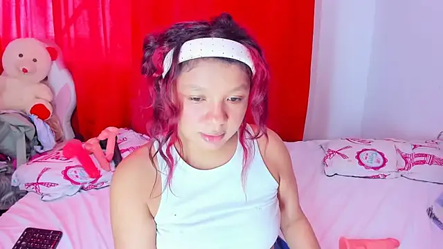 Emily_Coper18 即時 XXX 聊天