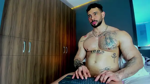 massimo_visconti: онлайн-секс-чат