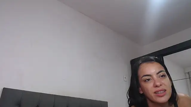 Srta_Jhenny লাইভ XXX চ্যাট