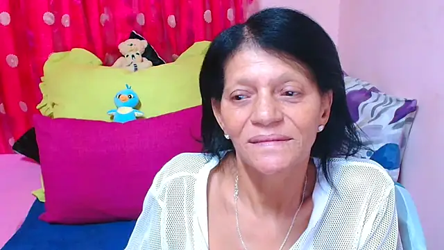 SLUTTYROXY élő XXX-chatje