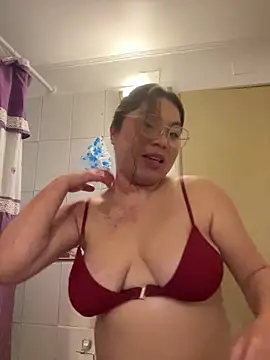 WHITEWOMEN_2 live XXX chat