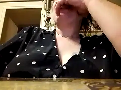 Chat +18 de mimi19820 ao vivo