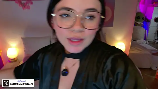 Chat +18 de cammiefoalss ao vivo